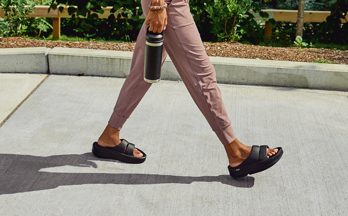 Women's OOmega OOahh Slide Sandal - Black