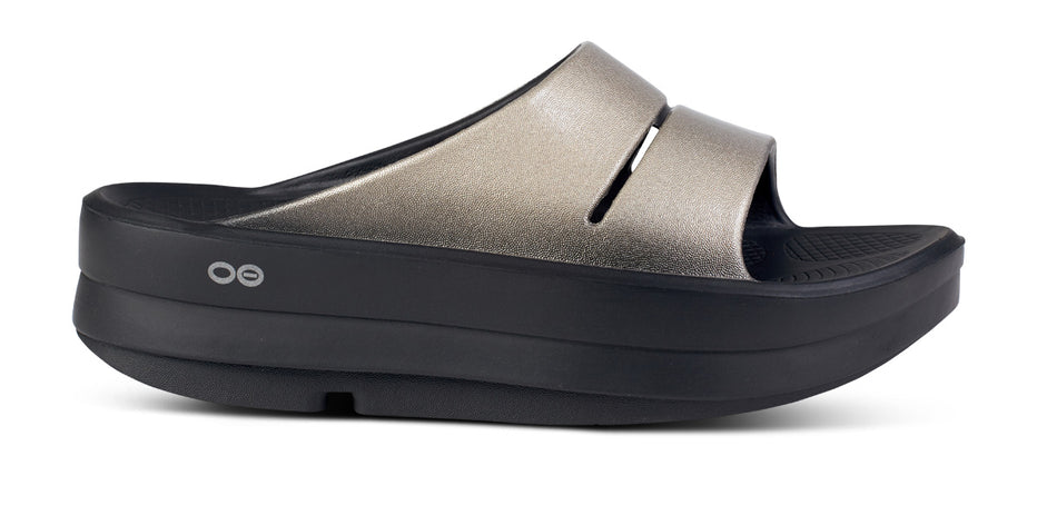 靴 OOFOS OOMEGA LUXE OOFOS Women's OOmega OOahh Luxe Recovery Slide Sandal - Latte