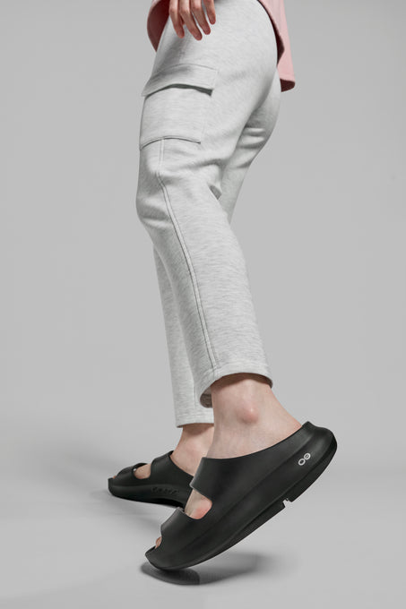 OOFOS Women's OOyea Slide Sandal - Black – oofos.co.uk